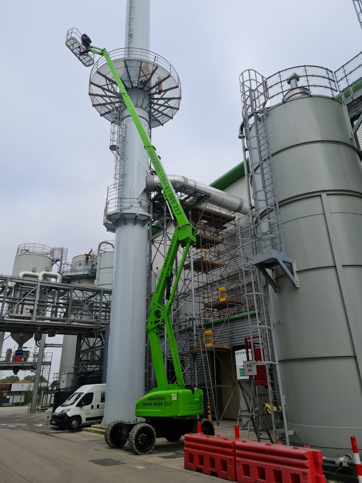 Our Nifty Lift HR28s are busy …